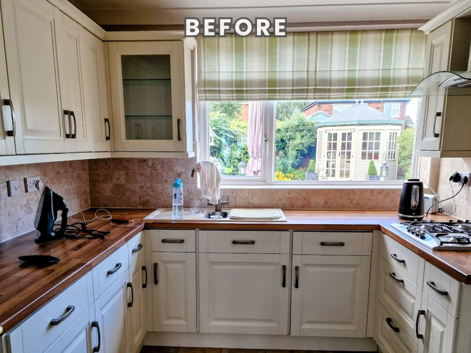 Creamy white shaker raised kitchen before respray in North Hykeham Creamy white shaker raised kitchen before respray in North Hykeham